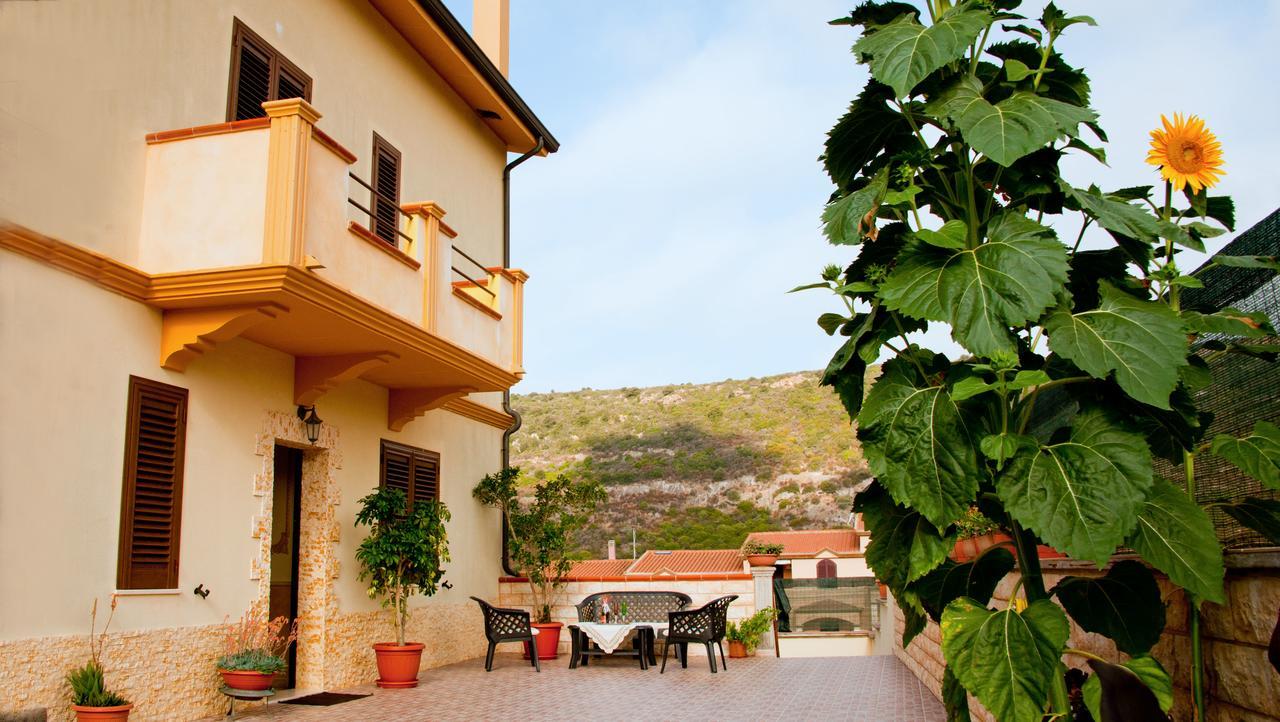 Casa Vacanze Sandalia Bosa Buitenkant foto