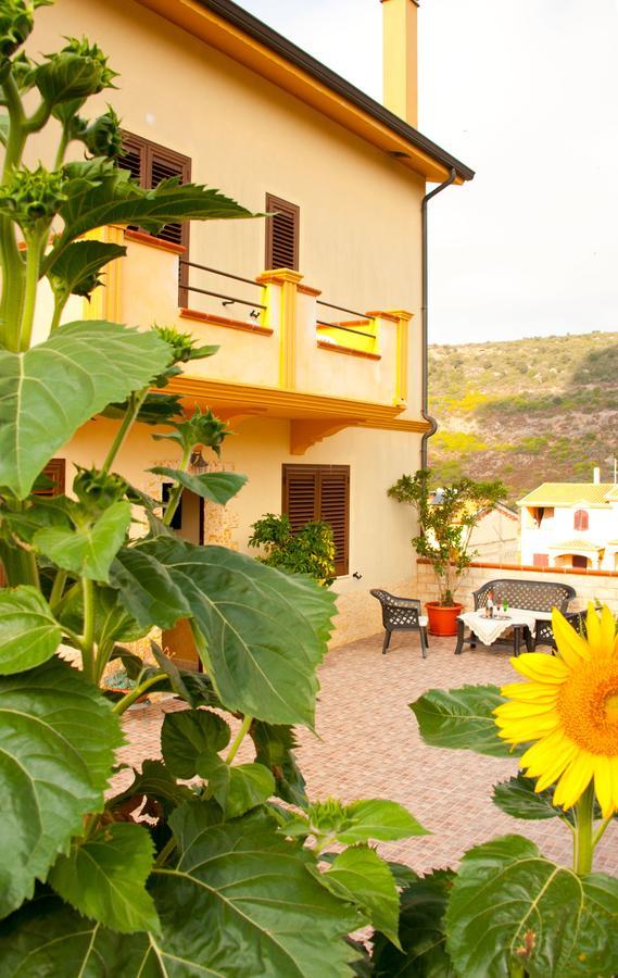 Casa Vacanze Sandalia Bosa Buitenkant foto